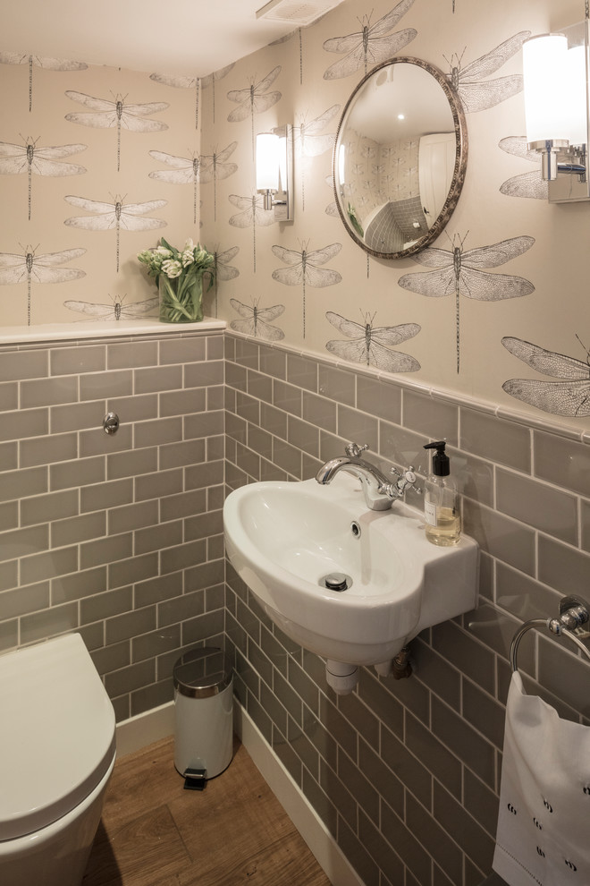 ケンブリッジシャーにあるカントリー風のおしゃれなトイレ・洗面所の写真