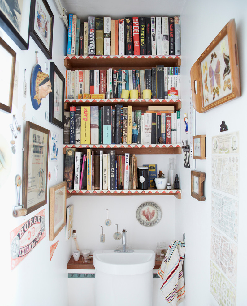 Idée de décoration pour un petit WC et toilettes bohème.