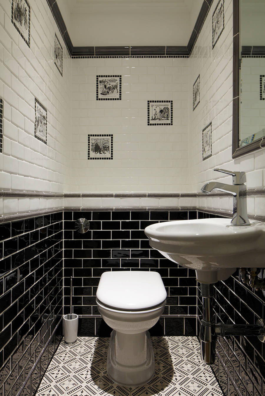 Photos et idées déco de WC et toilettes avec un carrelage noir et blanc et  un carrelage métro - Février 2024 | Houzz FR