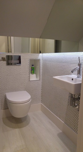 WC under stairs - Contemporain - Toilettes - Autres périmètres | Houzz