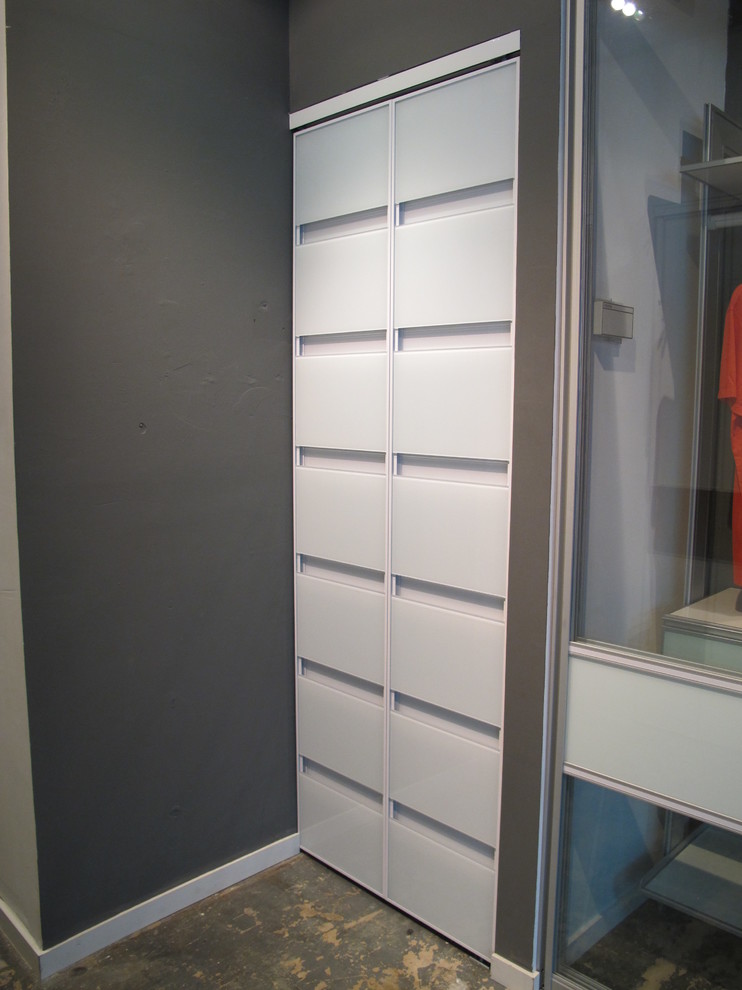 Esempio di armadi e cabine armadio minimalisti