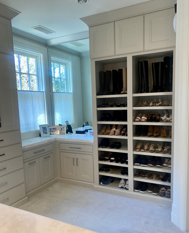 Example of a trendy closet design in San Francisco