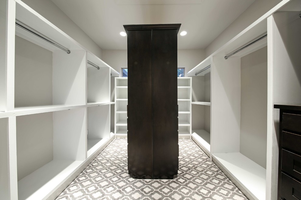 Imagen de armario vestidor unisex clásico renovado grande