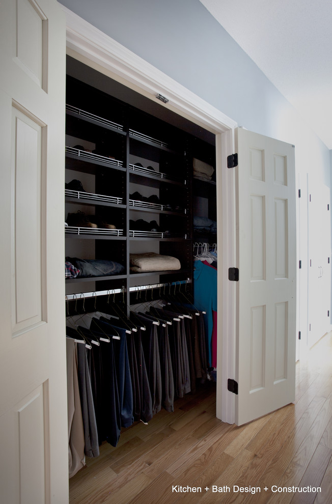 Builtin Closet Units Classico Armadio Bridgeport di Kitchen & Bath Design