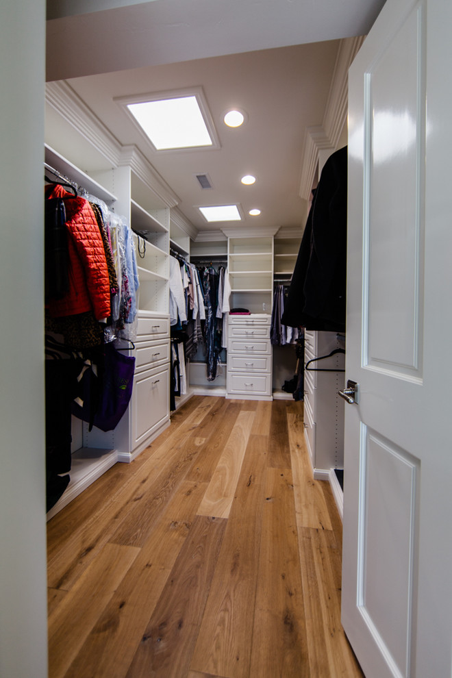 Photo of a coastal wardrobe in Orange County.