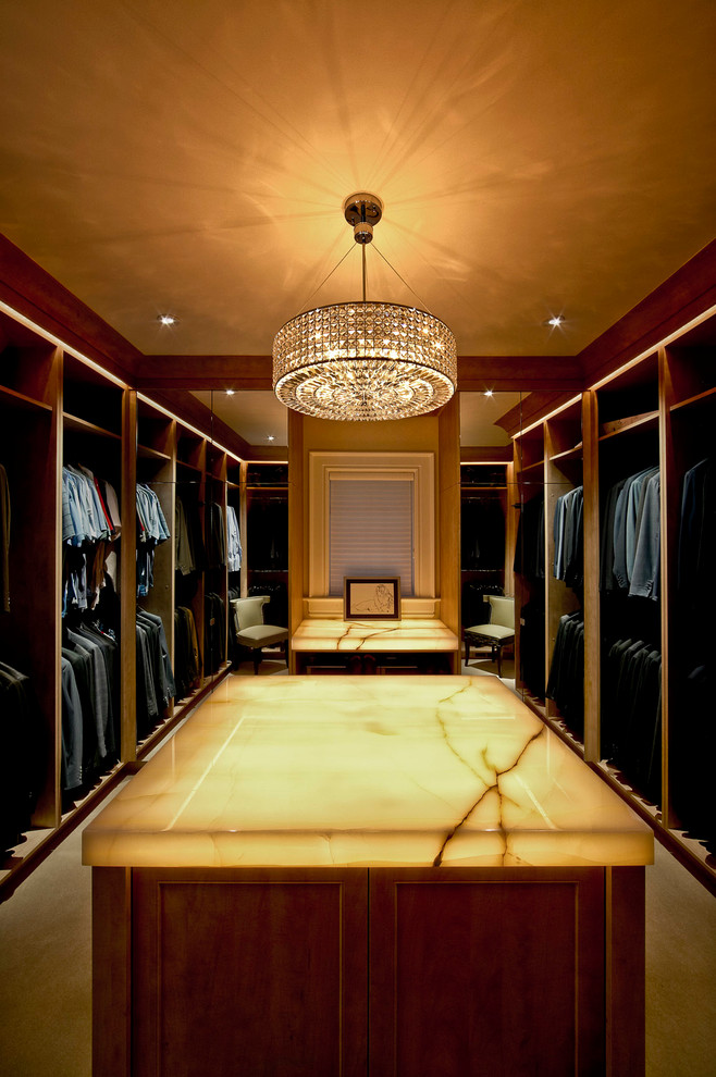 Идея дизайна: гардеробная комната в стиле неоклассика (современная классика)
