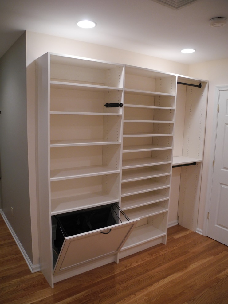 Closet ~ Curved Corners Antique With ORB Hardware - Traditional