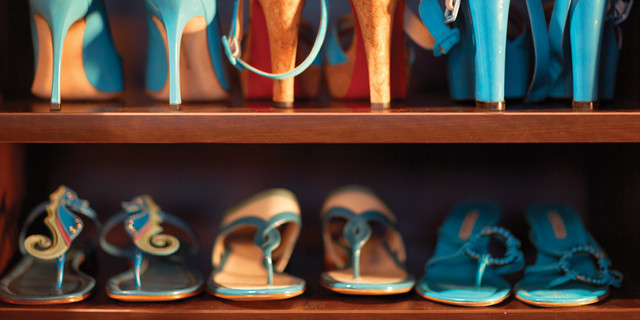 My Closet Reveal • BrightonTheDay  Armario de ropa, Armario de zapatos, Closet  para zapatos