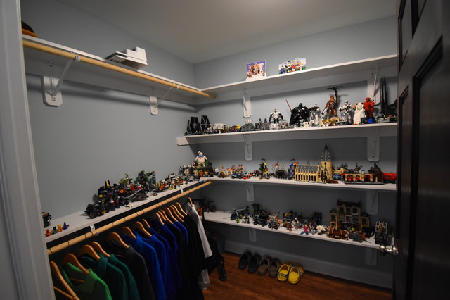 Closet with Space for Lego Creations - Klassisk - Opbevaring & garderobe -  Andre - af Swimme & Son Building Contractors, Inc. | Houzz