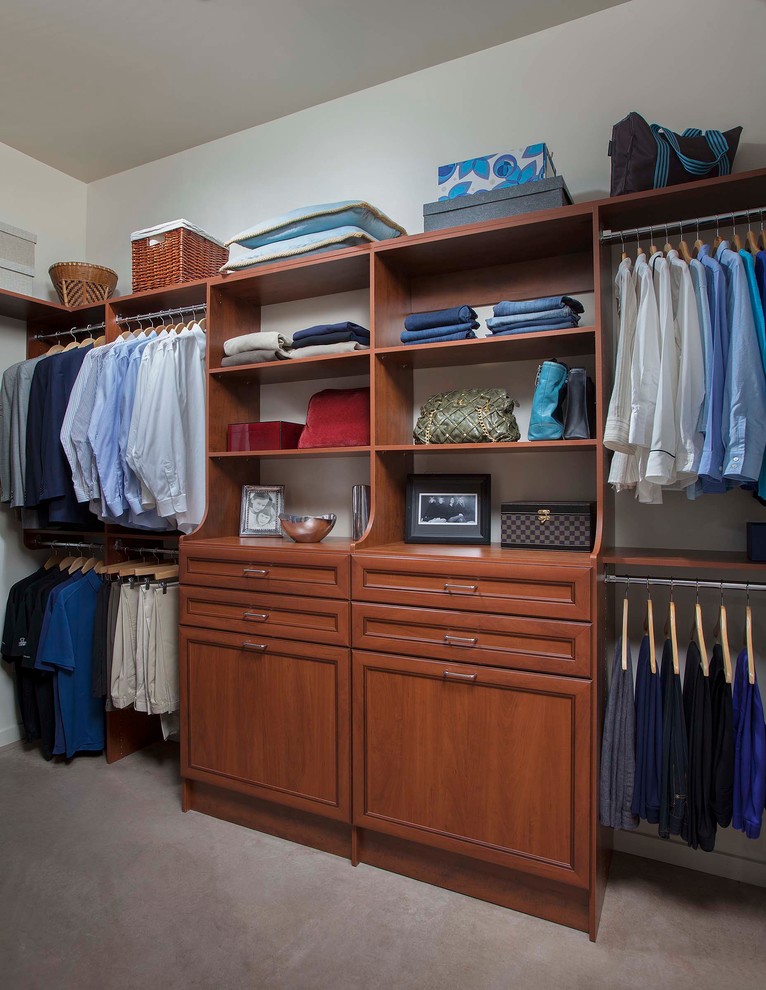 Inspiration for a timeless closet remodel in Toronto