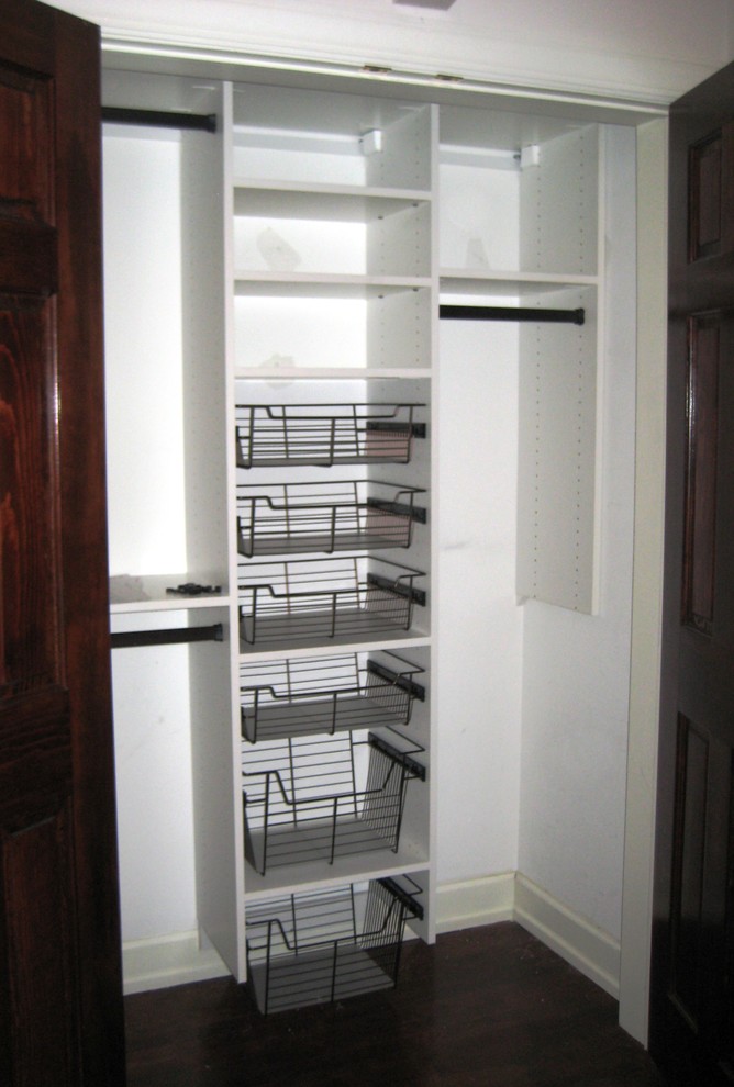 This is an example of a modern wardrobe in Baltimore.