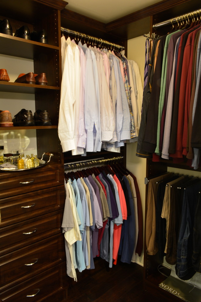 Inspiration for a transitional closet remodel in Atlanta