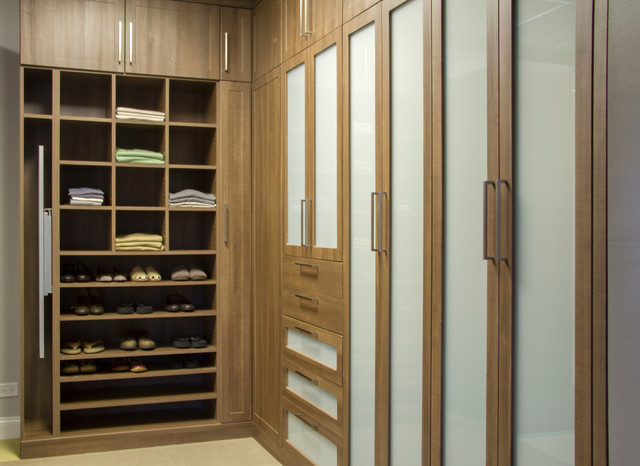 Copa Cabana Built-In Closet with Frosted Glass Inserts - Modern - Wardrobe  - Chicago - by Perfection Custom Closets | Houzz IE