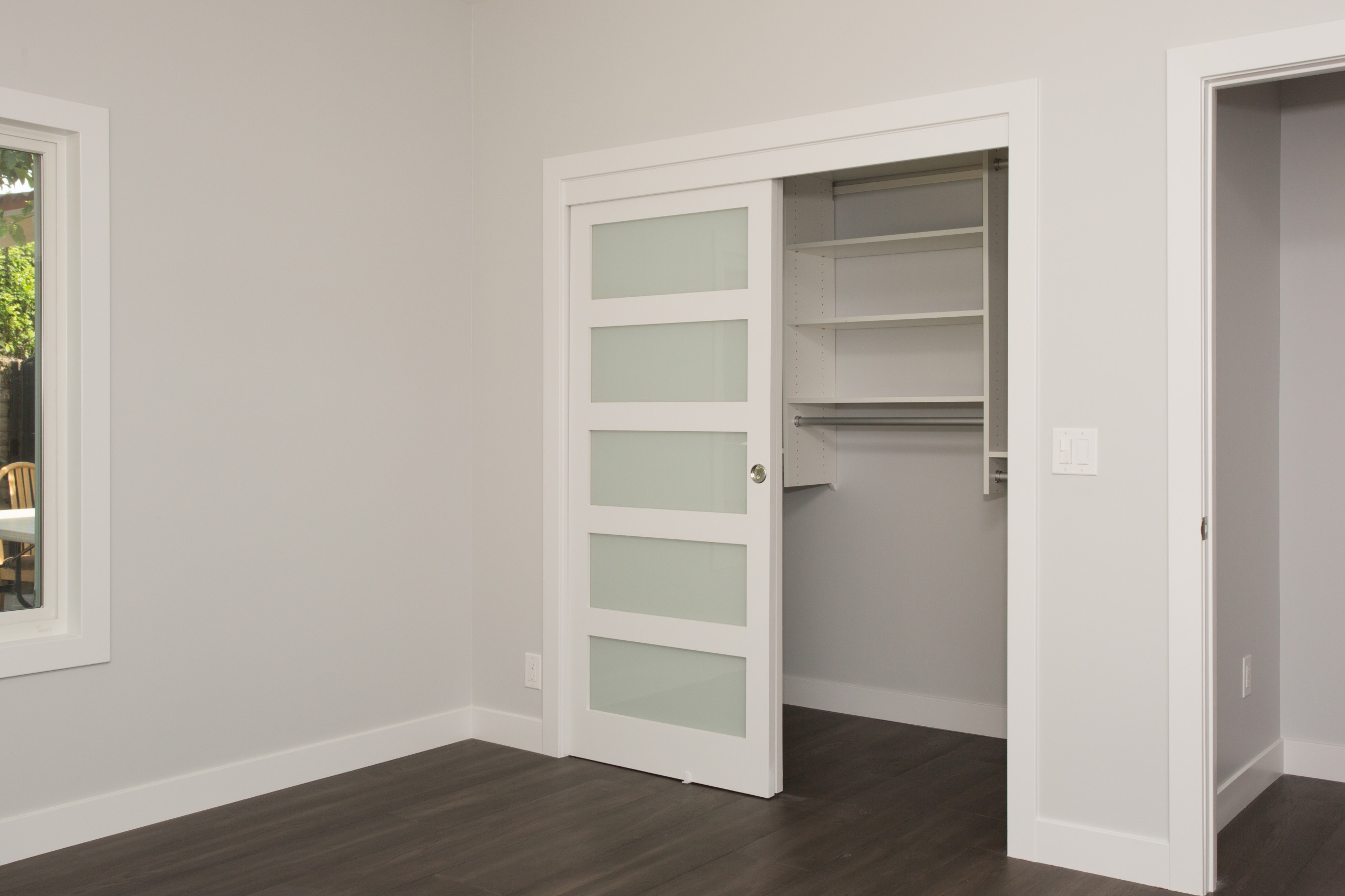 high-quality-sliding-closet-door-shaker-style/