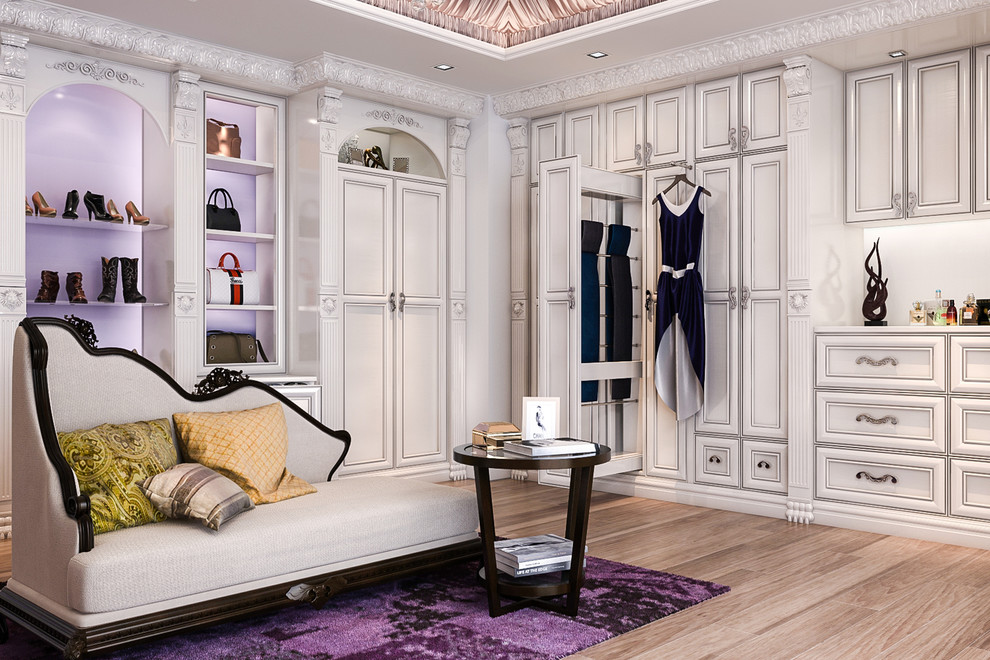 Design ideas for a victorian wardrobe in Miami.