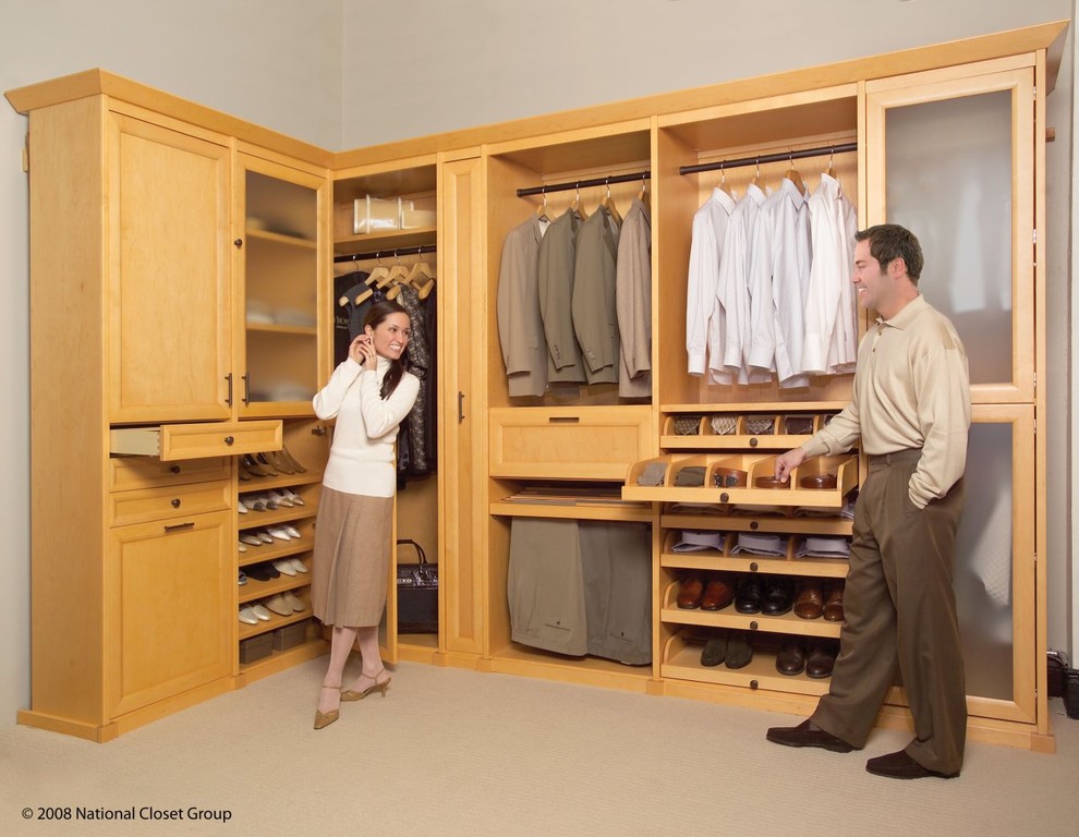 Design ideas for a traditional wardrobe in Other.