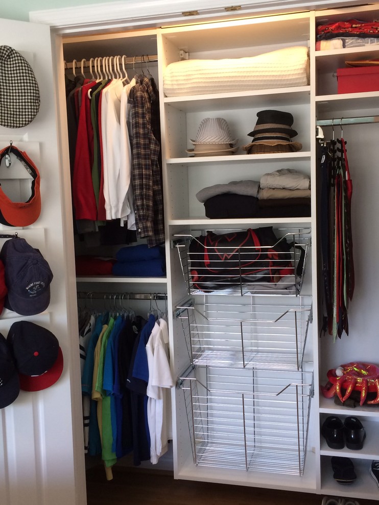 Example of a transitional closet design in DC Metro