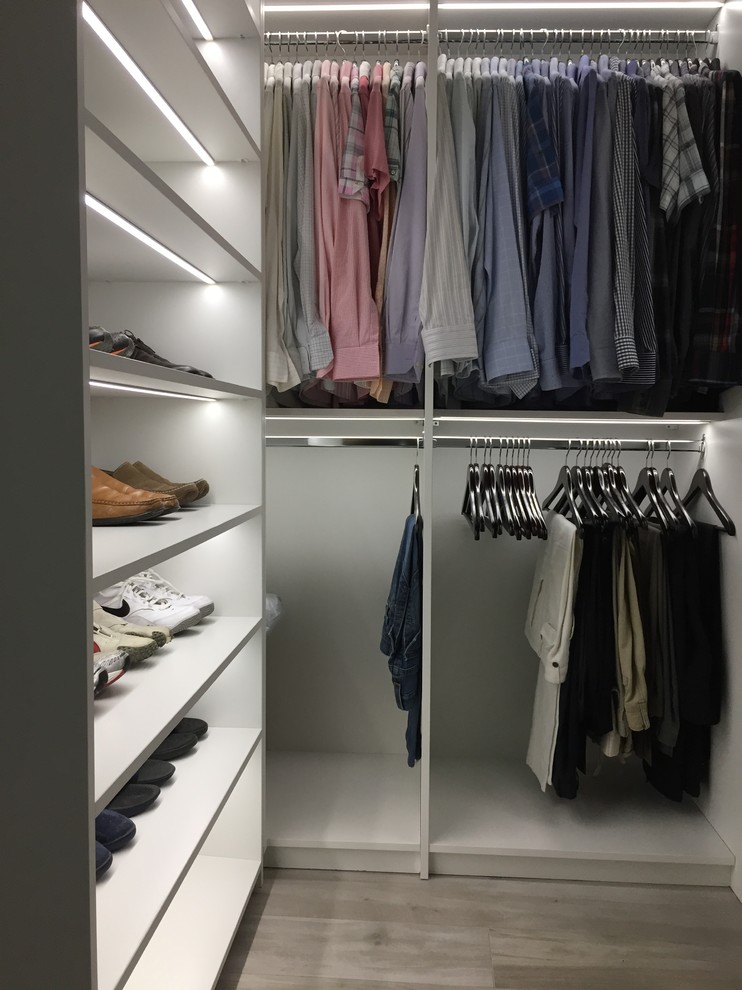 Photo of a modern wardrobe in Miami.