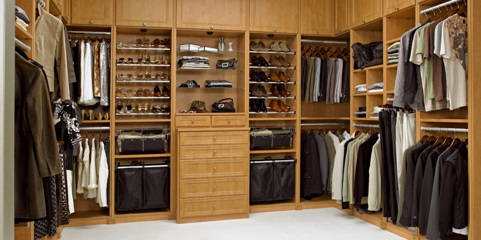Inspiration for a timeless closet remodel in Miami