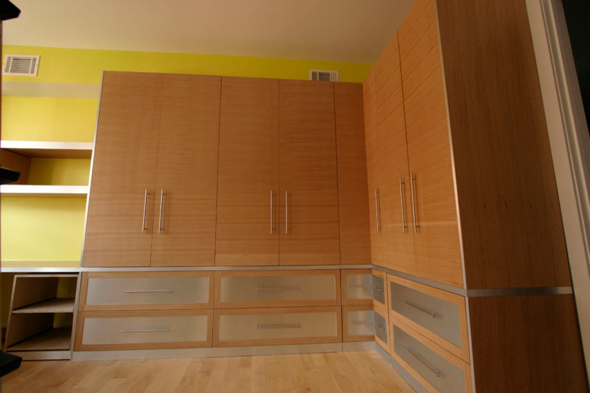 Custom Closets,Home offices ,Wardrobe,sliding door closet