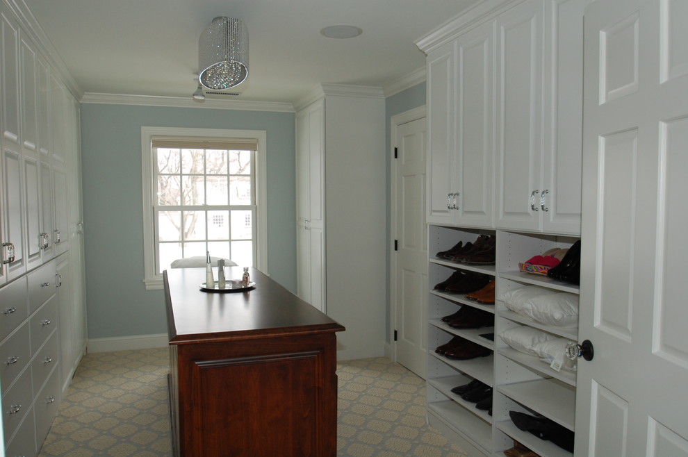Deluxe Closets Traditional Closet Minneapolis by Twin Cities
