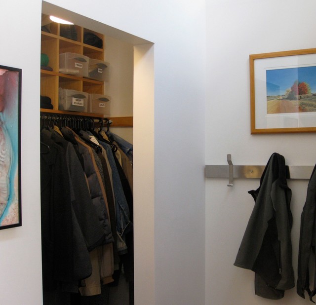 Doorless Coat Closet With Shelving Cubbies - Modern - Wardrobe - Grand  Rapids - by Jaksa Builders | Houzz UK
