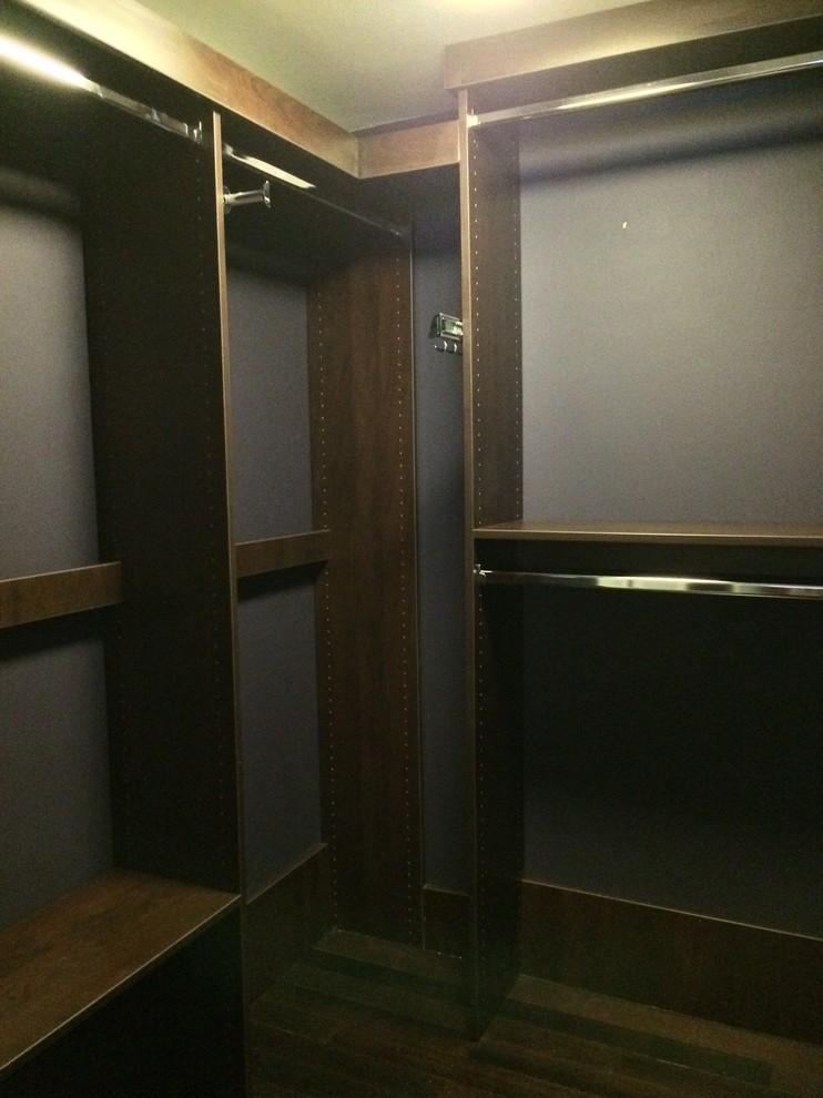 Example of a small trendy closet design in DC Metro