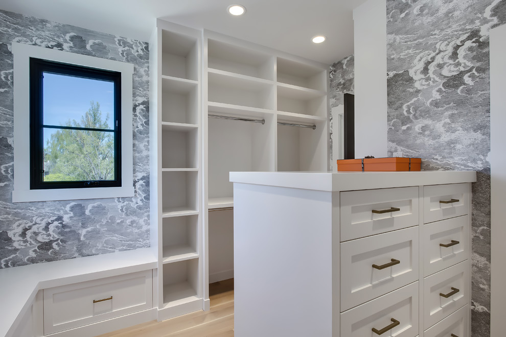 Inspiration for a contemporary closet remodel in Calgary