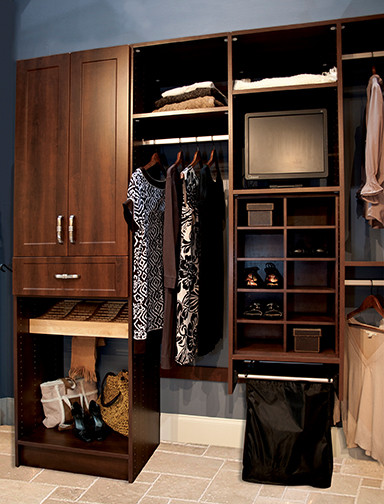 Transitional closet photo in Los Angeles