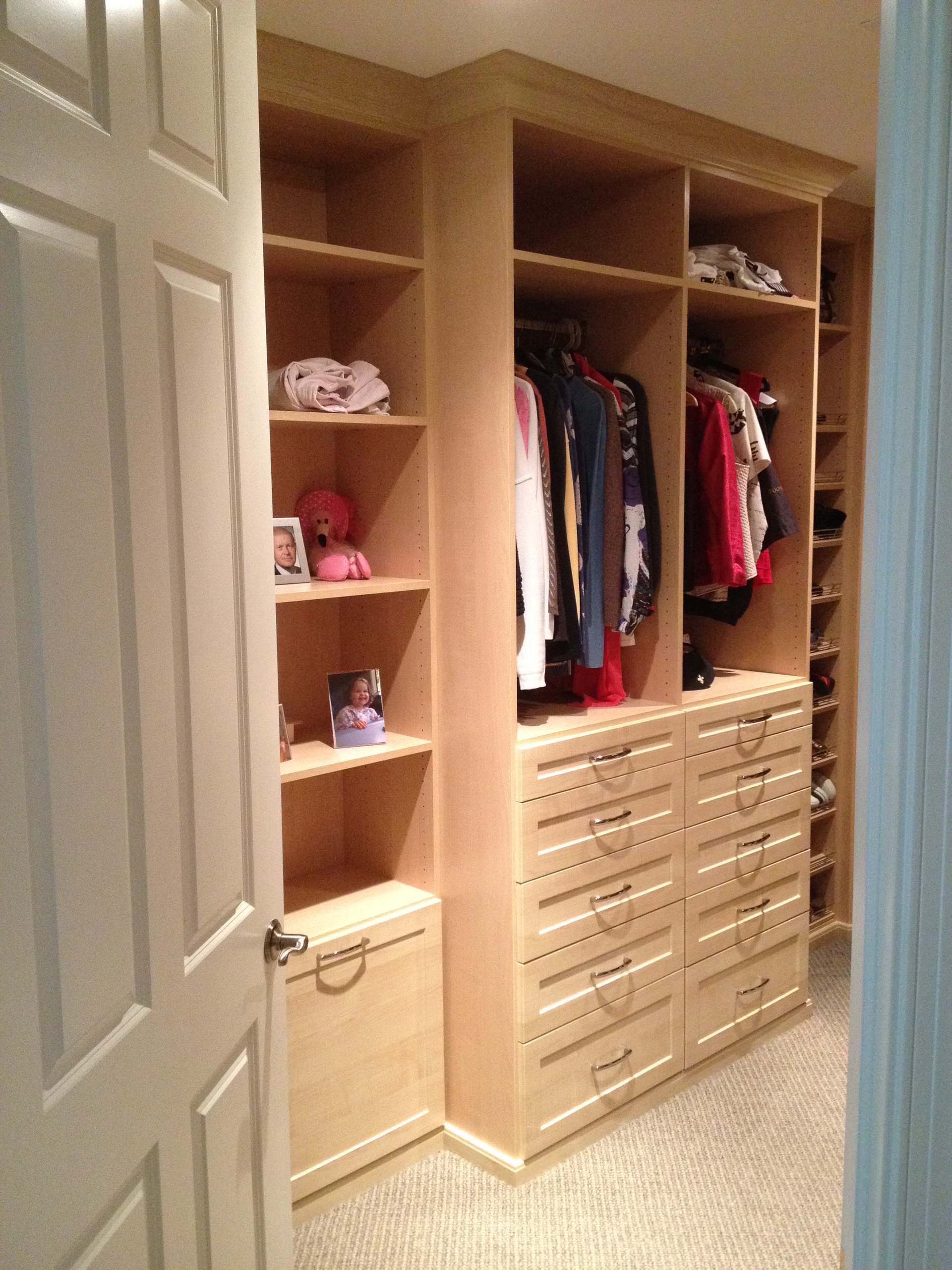 https://st.hzcdn.com/simgs/pictures/closets/great-use-of-space-odd-shaped-closet-inspired-closets-southwest-florida-img~e5618e500304101d_14-5007-1-5f4035c.jpg