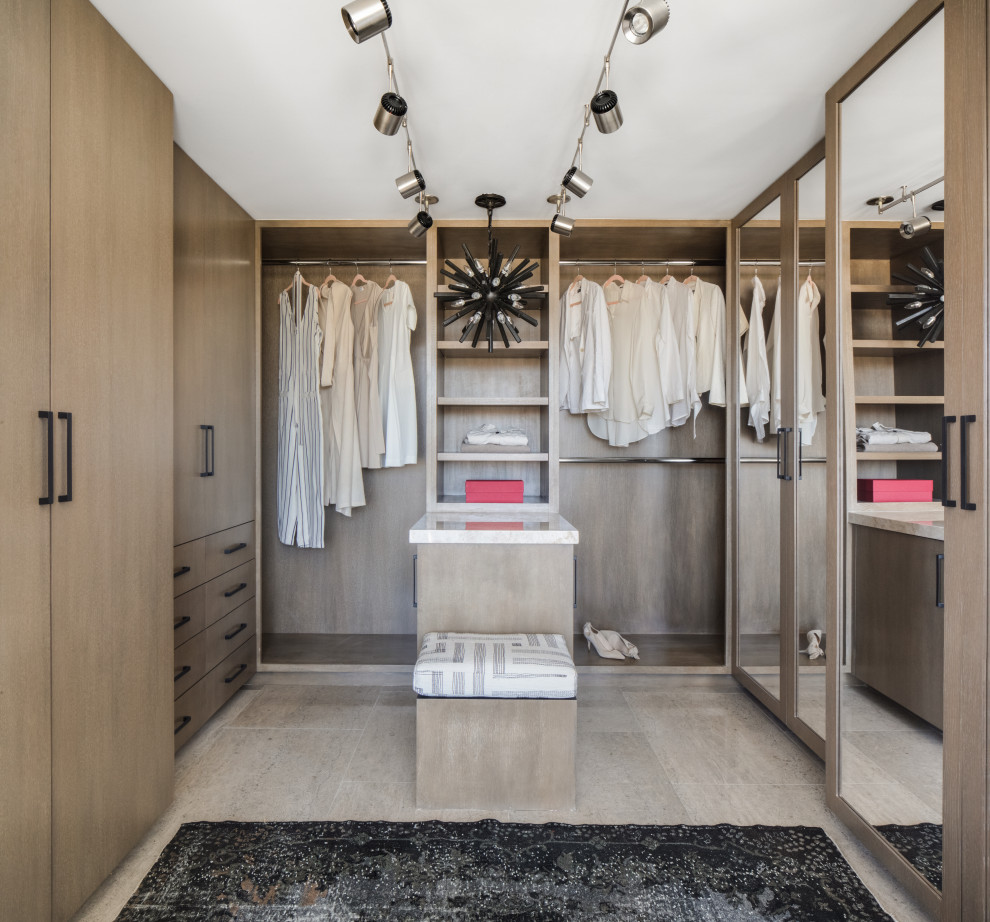 Inspiration for a 1960s walk-in closet remodel in Los Angeles