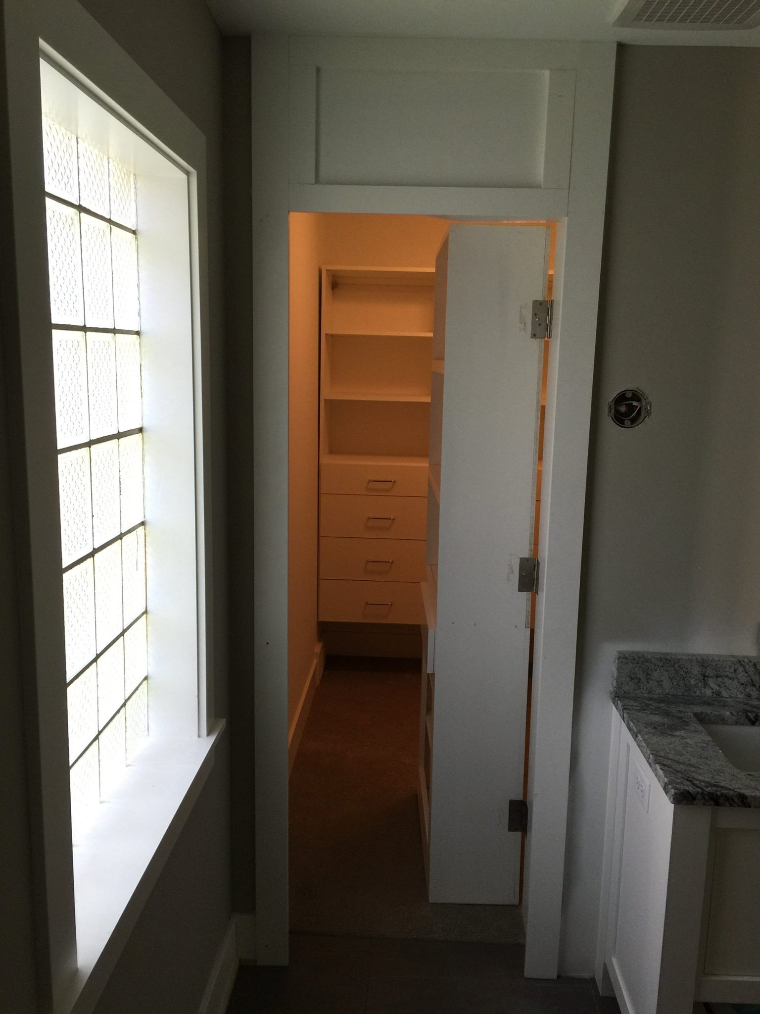 small closet door opening design