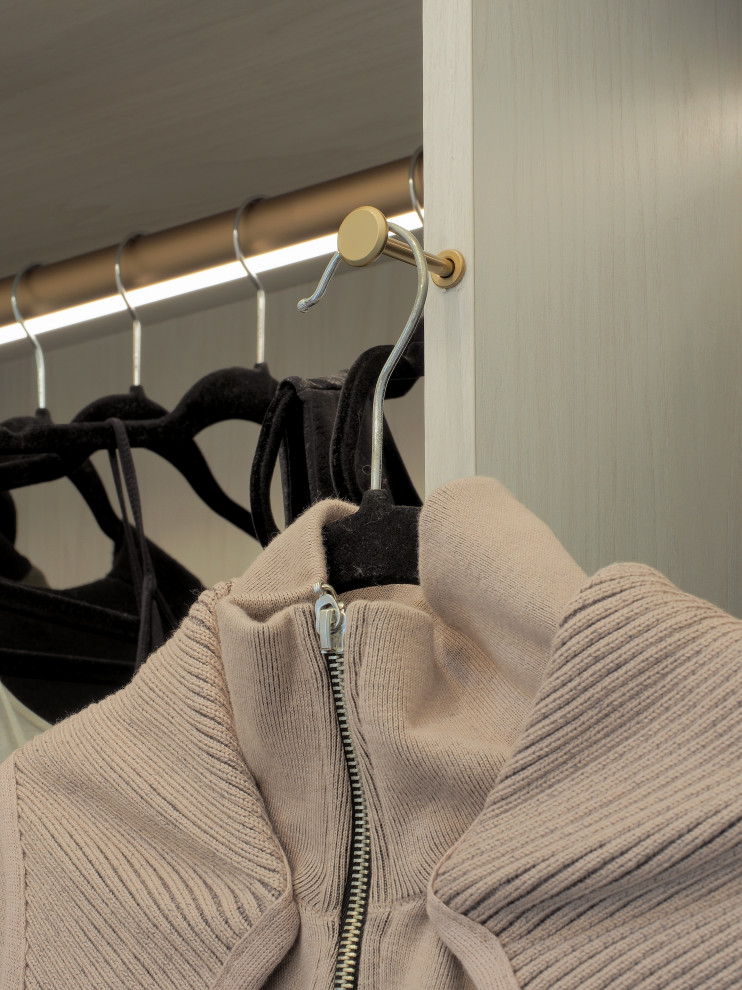 HOBI Award winning Closet in New Canaan, CT 2019 Contemporary