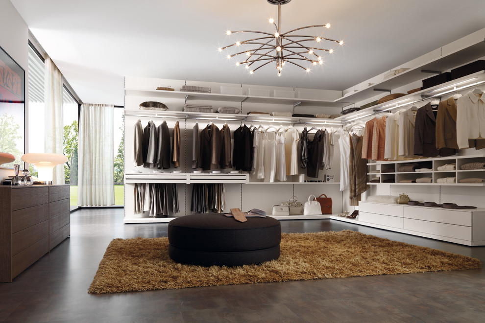 Design ideas for a modern wardrobe in Miami.