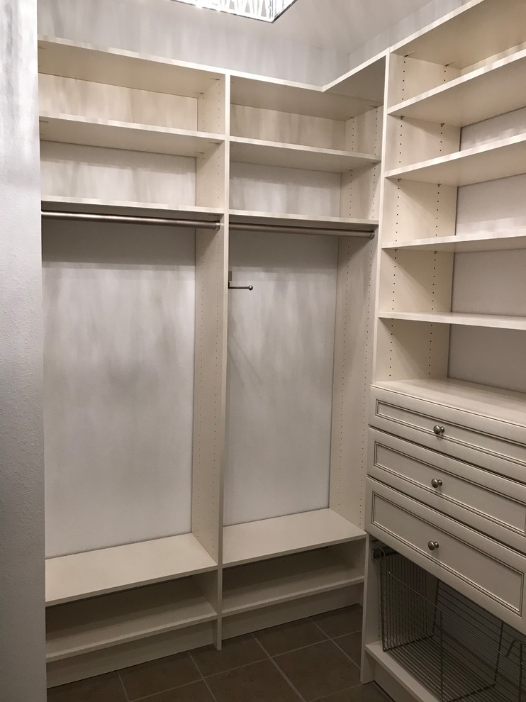 Jackson, TN Walkin Closet Closet Other by Memphis Garage