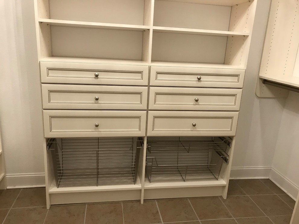 Jackson, TN Walkin Closet Closet Other by Memphis Garage
