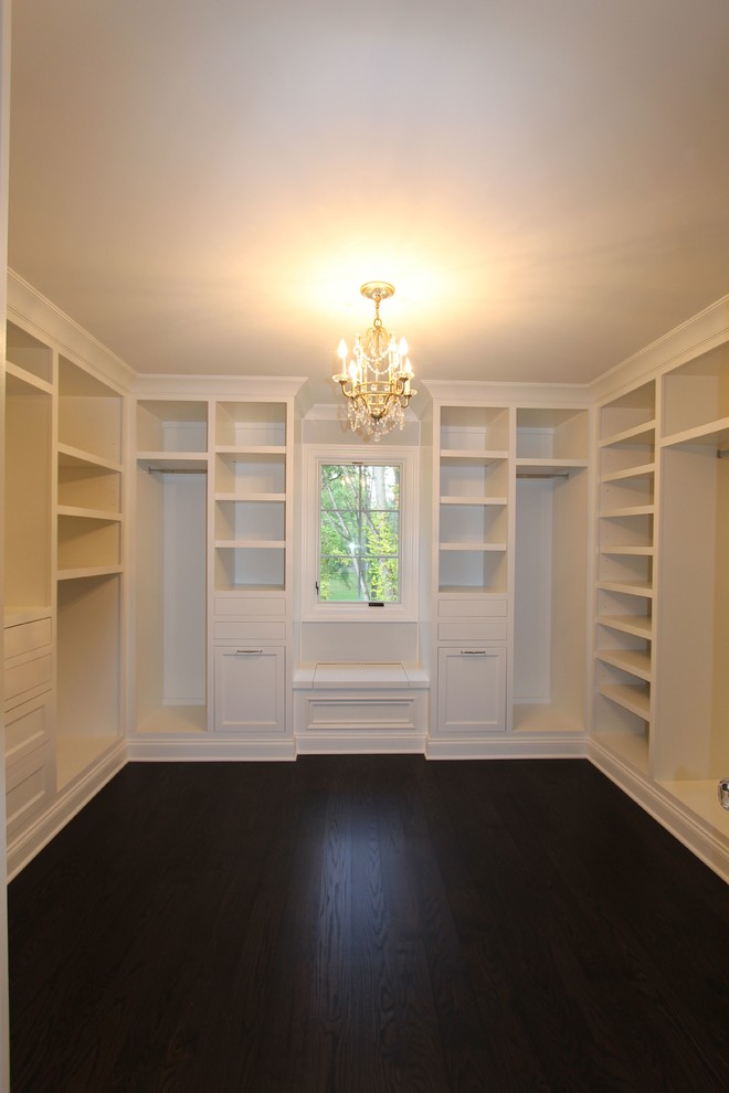 Design ideas for a traditional wardrobe in Indianapolis.