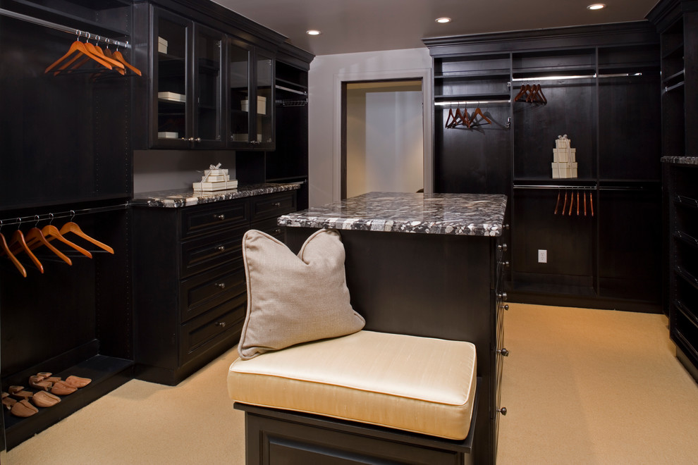 Example of a transitional closet design in Los Angeles