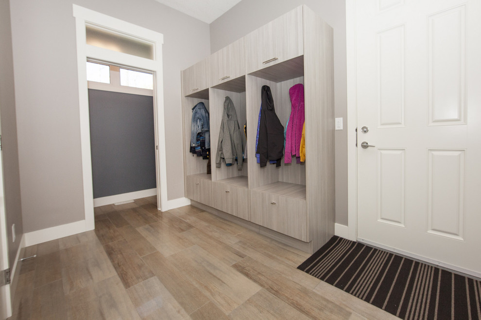 Luxury Acreage Estate in Alberta Contemporary Closet Edmonton