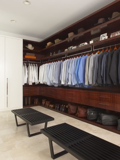 https://st.hzcdn.com/simgs/pictures/closets/master-closet-eurocraft-interiors-custom-cabinetry-img~f751b5840f3a8447_3-7987-1-eb20330.jpg