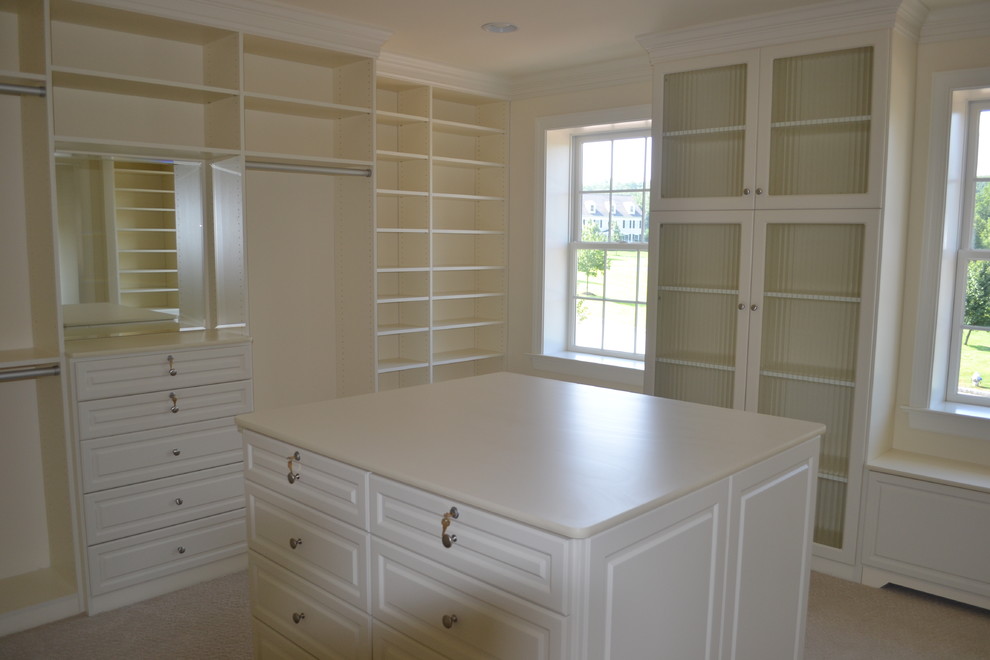 Master Closet, floortoceiling units Traditional Closet