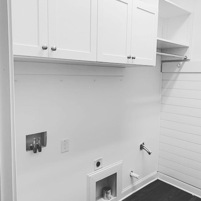 Master Closet, Pantry & Laundry Room Atlanta, Klassisch