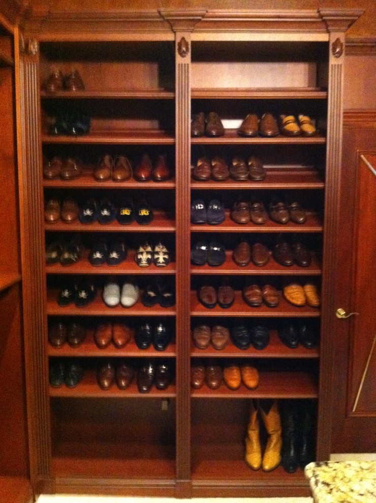 This is an example of a traditional wardrobe in New York.