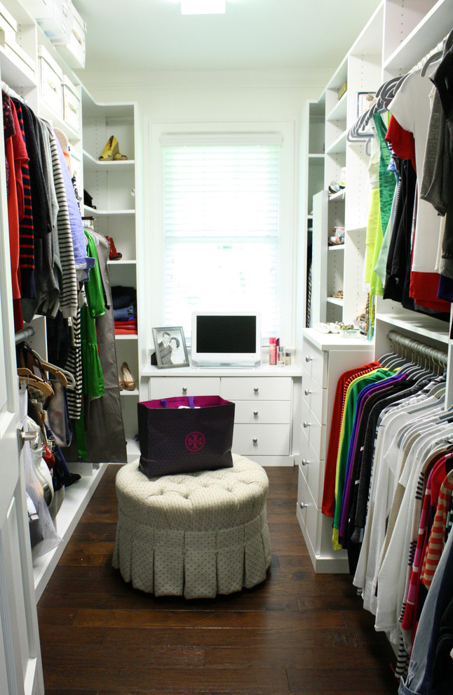 Inspiration for a transitional closet remodel in Tampa