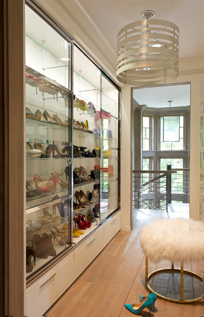 We Can Dream: Turn a Walk-In Closet Into a Glam Dressing Room