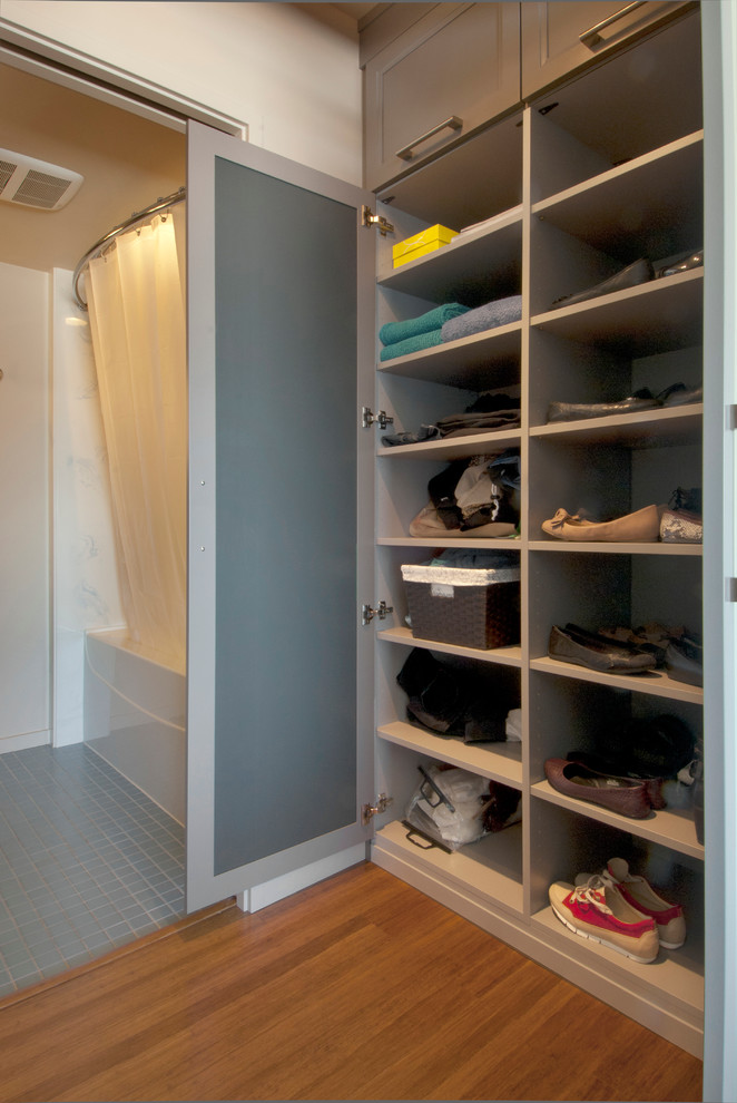 This is an example of a contemporary wardrobe in Seattle.