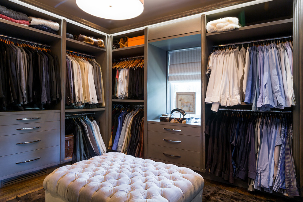 This is an example of a contemporary wardrobe in Miami.
