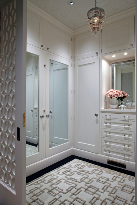 Inspiration for a timeless closet remodel in San Francisco