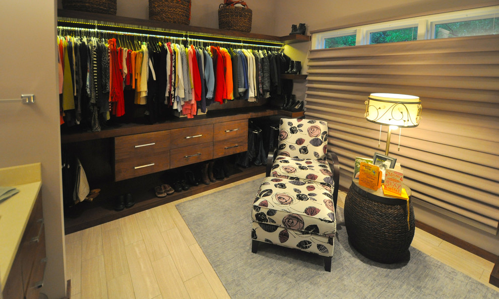 Example of a small trendy closet design in Kansas City