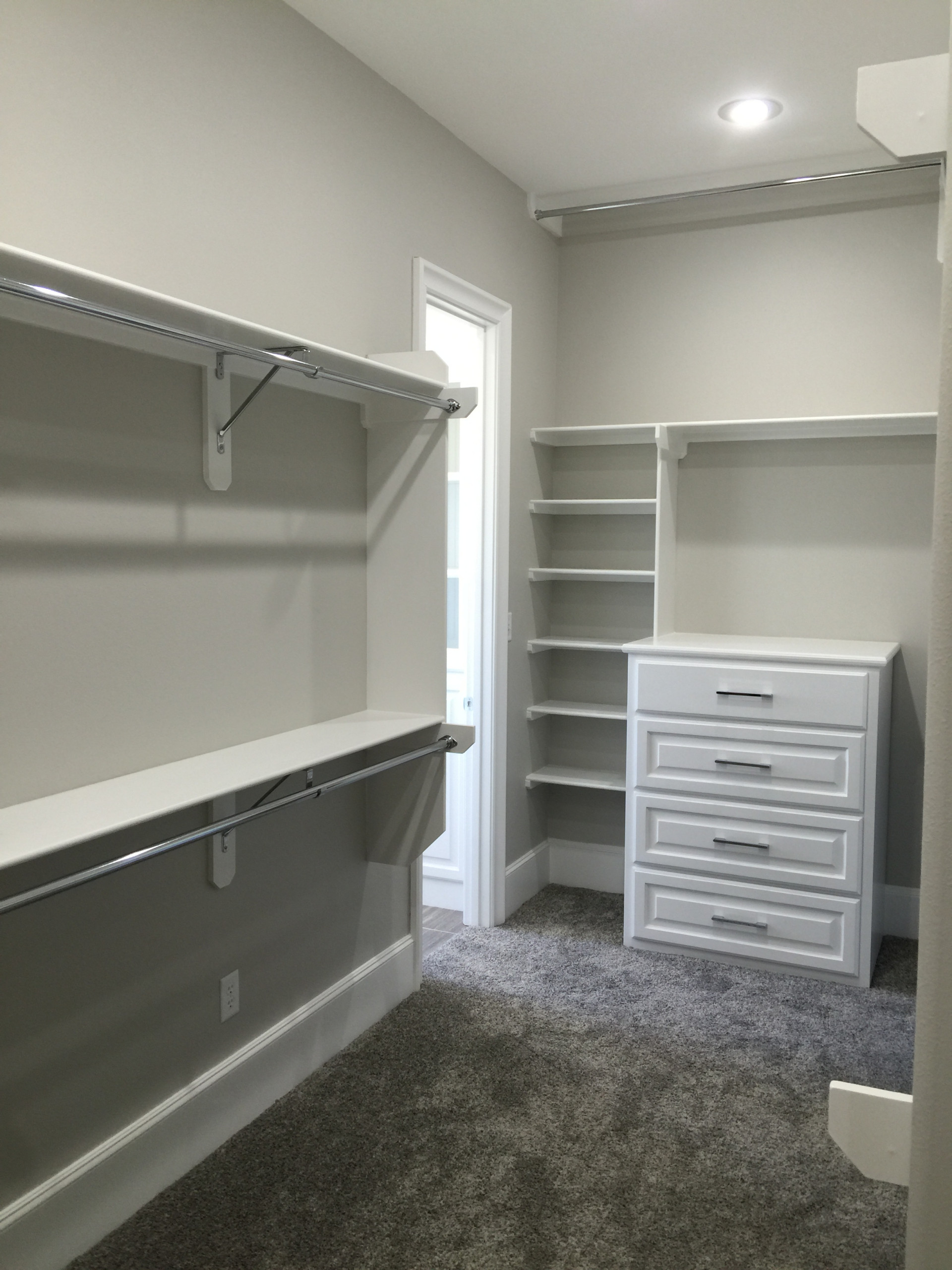 https://st.hzcdn.com/simgs/pictures/closets/project-gallery-toby-hartline-custom-homes-and-remodeling-img~d3e1ae12086c16ed_14-1777-1-c851163.jpg